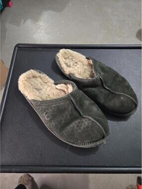 UGG Scuff Suede Sheepskin Slippers Dark Olive Green Size 10